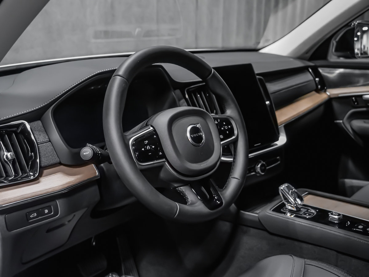 2026 Volvo XC90 Plug-in hybrid Plus 7-Seater (Dark Theme)-8