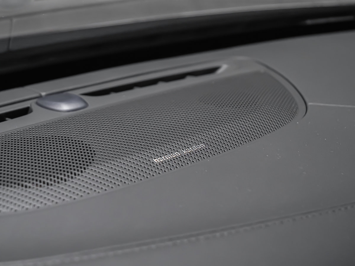 2026 Volvo XC90 Plug-in hybrid Ultra 6-Seater (Bright Theme)-11