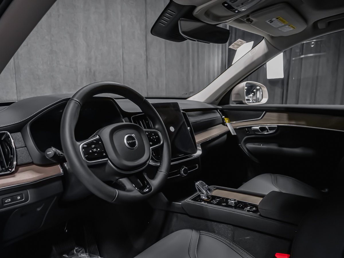 2026 Volvo XC90 Plug-in hybrid Plus 7-Seater (Bright Theme)-8