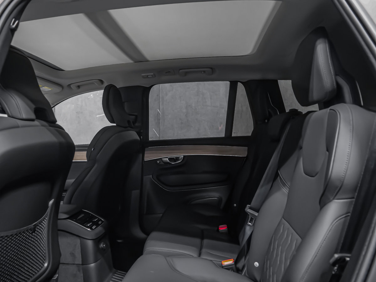 2026 Volvo XC90 Plug-in hybrid Plus 7-Seater (Bright Theme)-14