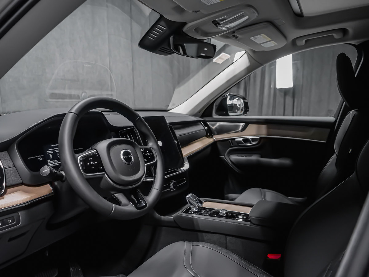 2026 Volvo XC90 Plug-in hybrid Plus 7-Seater (Dark Theme)-6