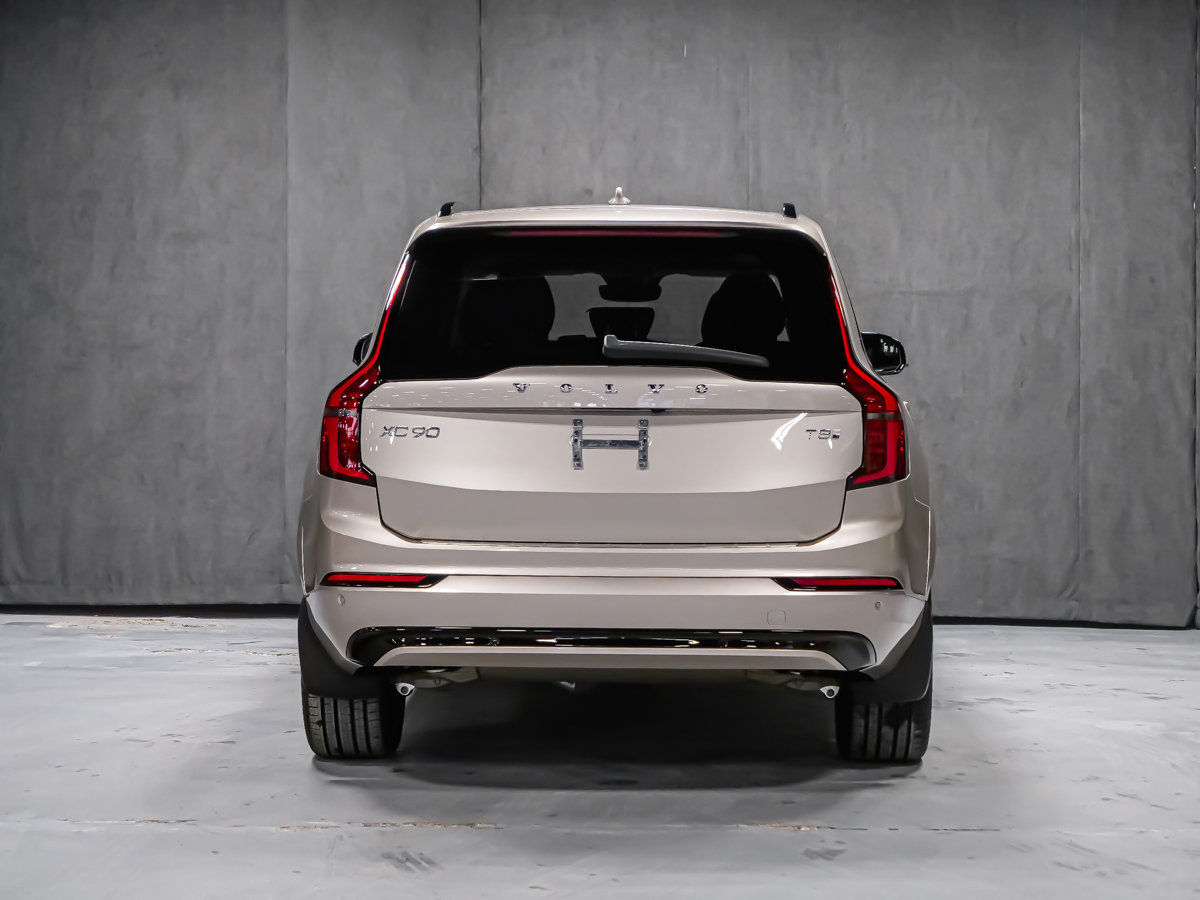2026 Volvo XC90 Plug-in hybrid Plus 7-Seater (Dark Theme)-5