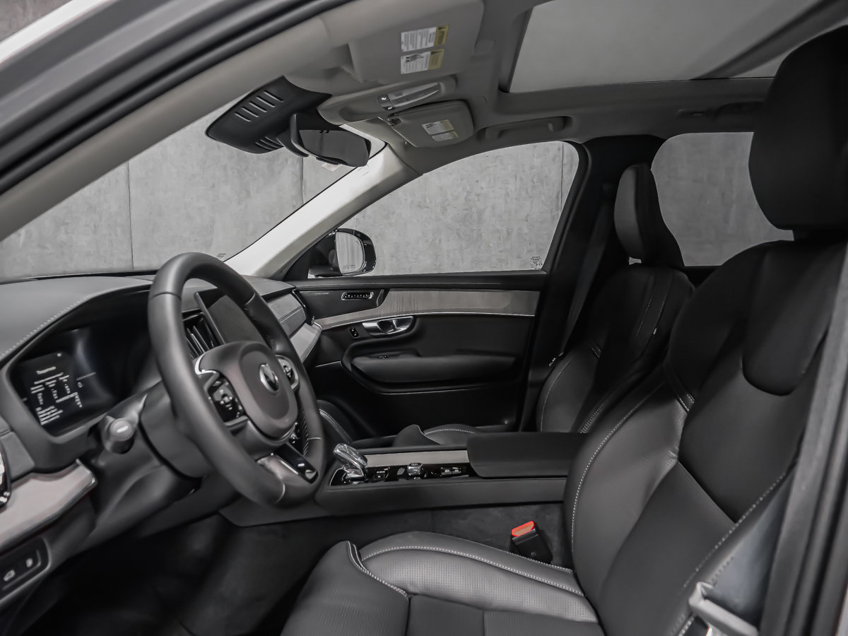 2026 Volvo XC90 Plug-in hybrid Ultra 7-Seater (Bright Theme)-13