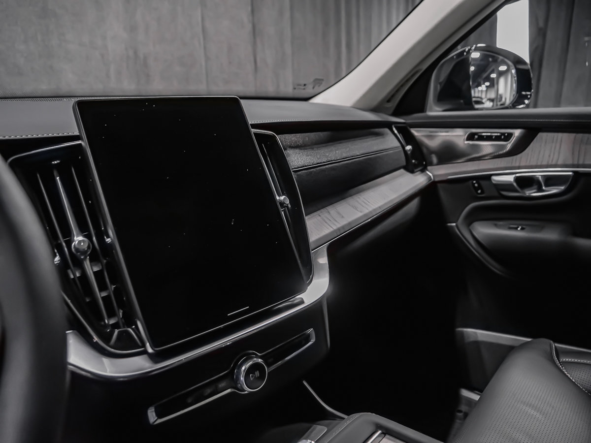 2026 Volvo XC90 Plug-in hybrid Ultra 7-Seater (Bright Theme)-12