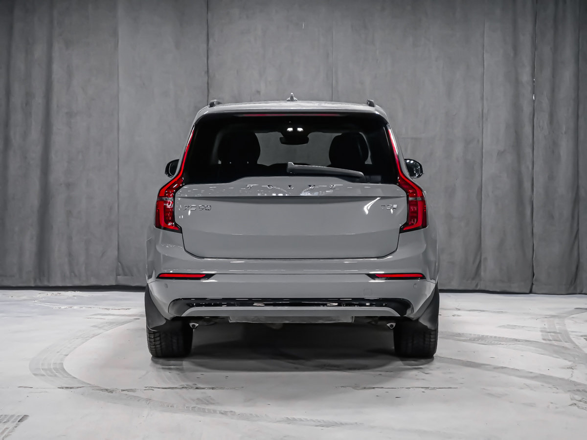 2026 Volvo XC90 Plug-in hybrid Plus 7-Seater (Dark Theme)-4