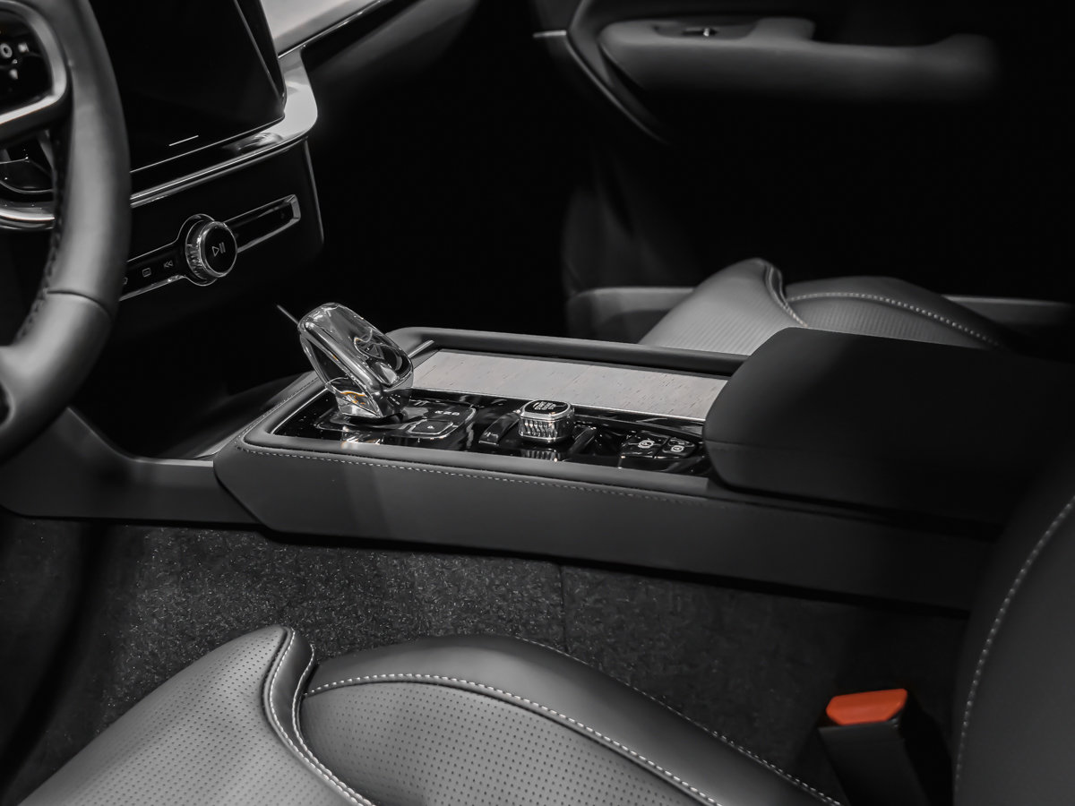 Volvo XC90 Plug-in hybrid Ultra 7-Seater (Dark Theme) 2026-7