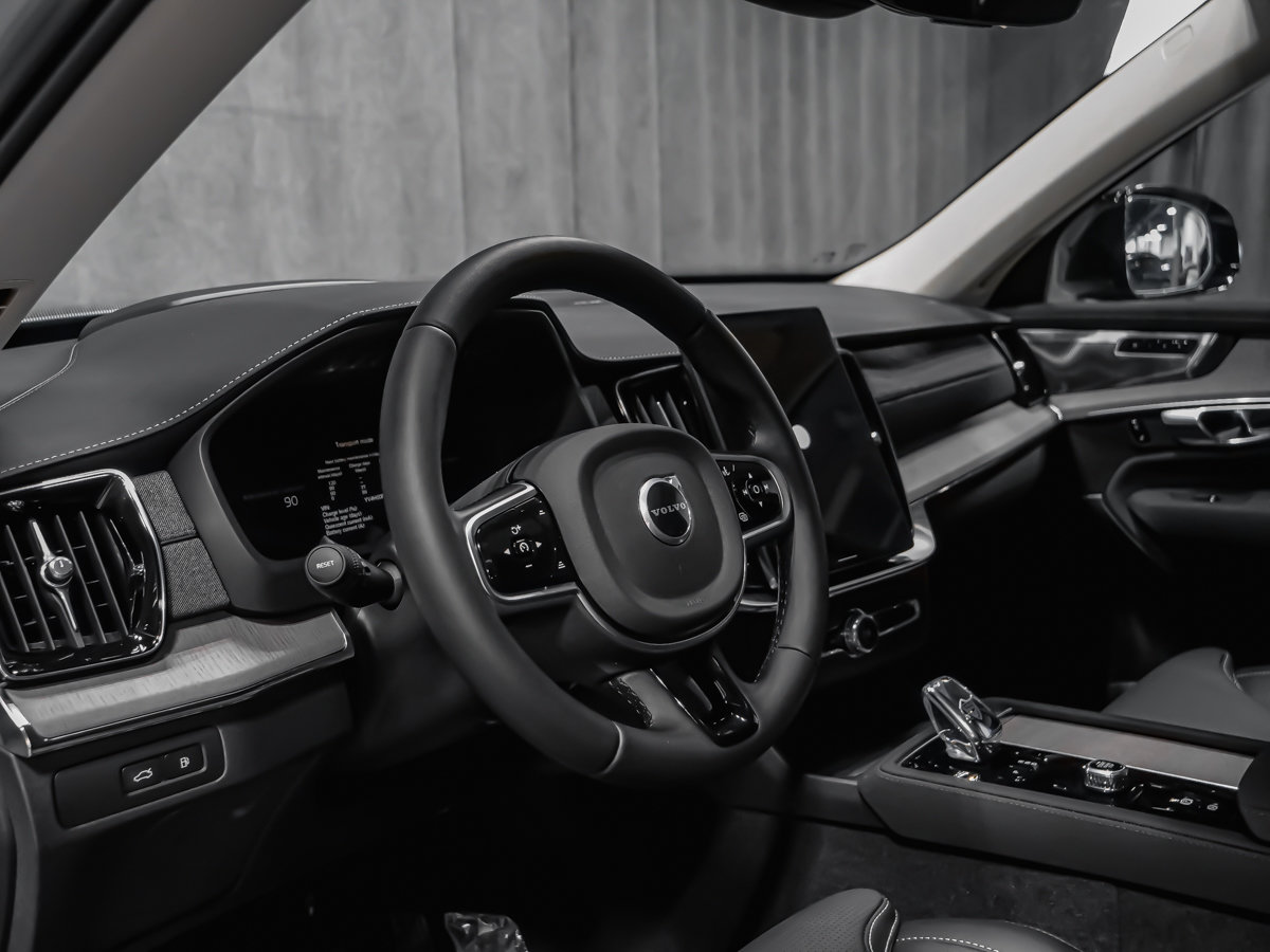 Volvo XC90 Plug-in hybrid Ultra 7-Seater (Dark Theme) 2026-8