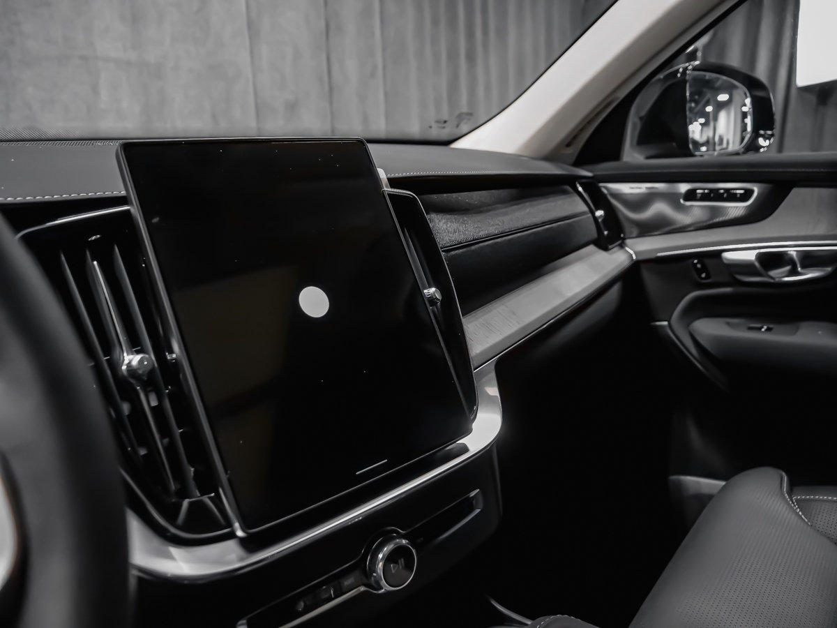 Volvo XC90 Plug-in hybrid Ultra 7-Seater (Dark Theme) 2026-9