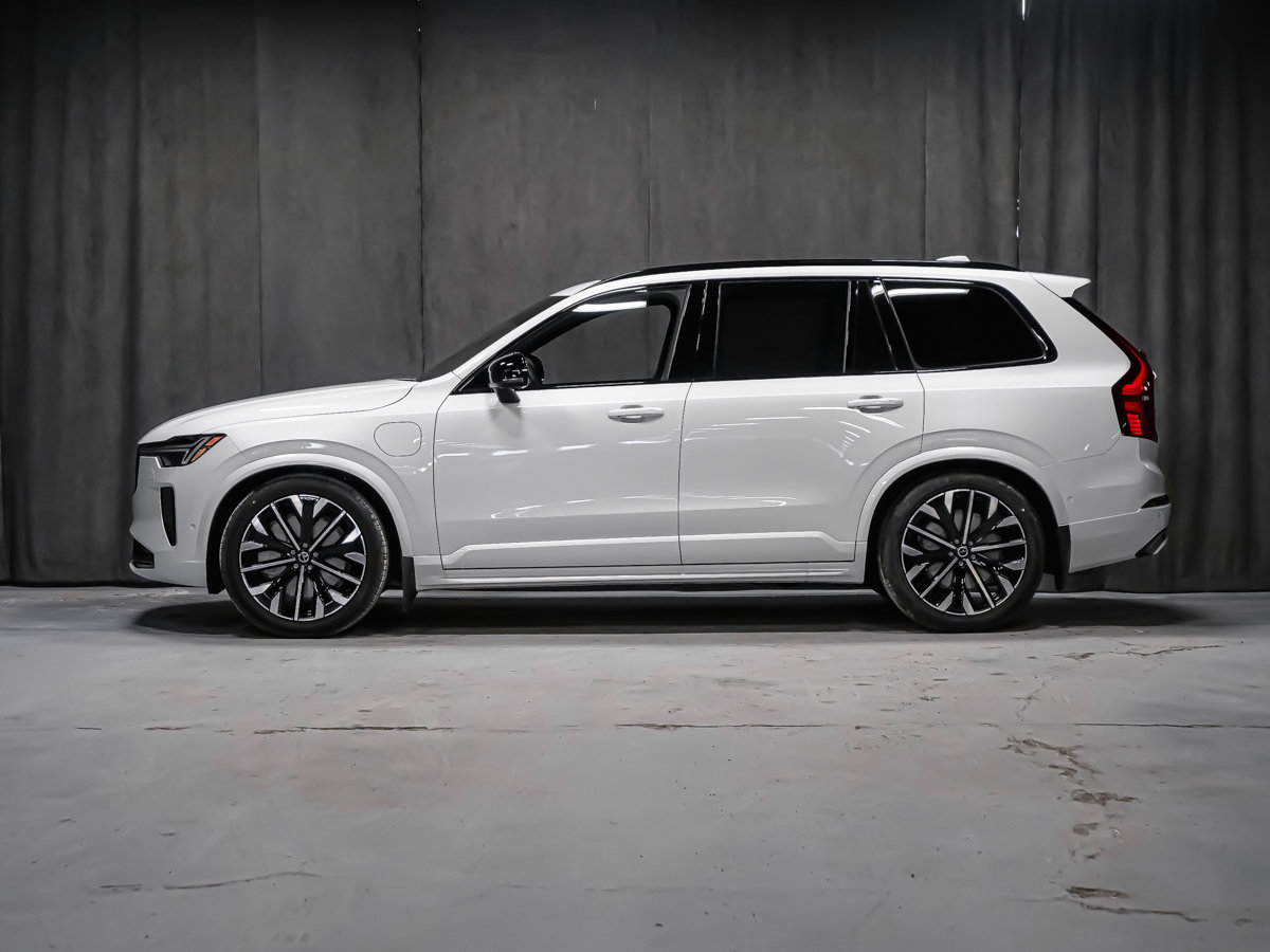 2026 Volvo XC90 Plug-in hybrid Ultra 7-Seater (Dark Theme)-4