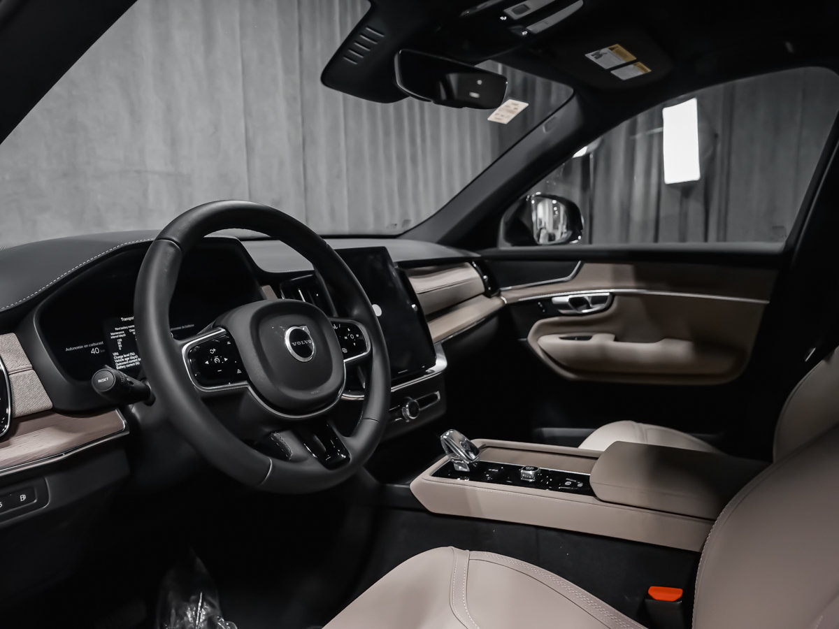 Volvo XC90 Plug-in hybrid Plus 7-Seater (Dark Theme) 2026-8