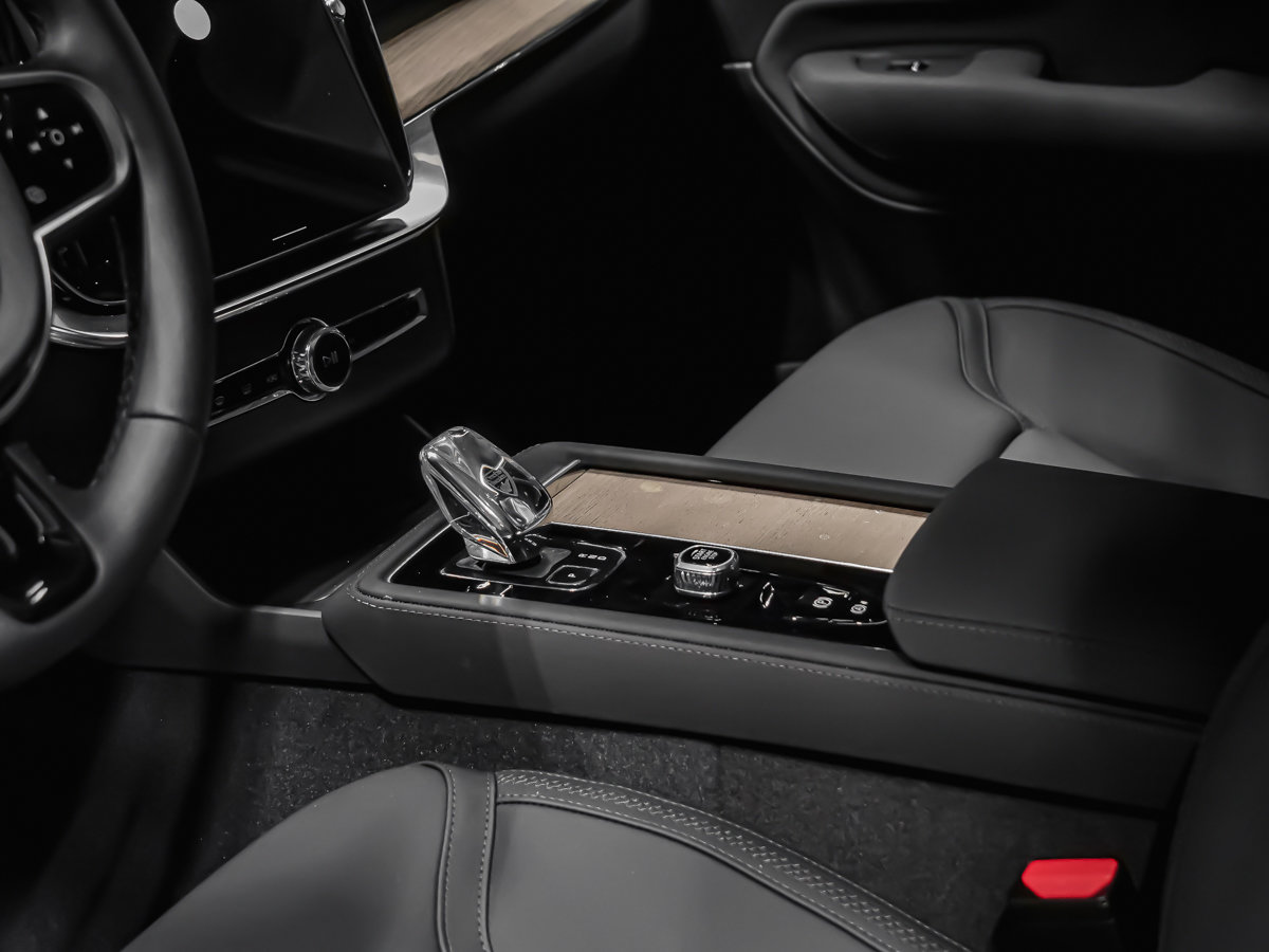 Volvo XC90 Plug-in hybrid Plus 7-Seater (Bright Theme) 2026-7