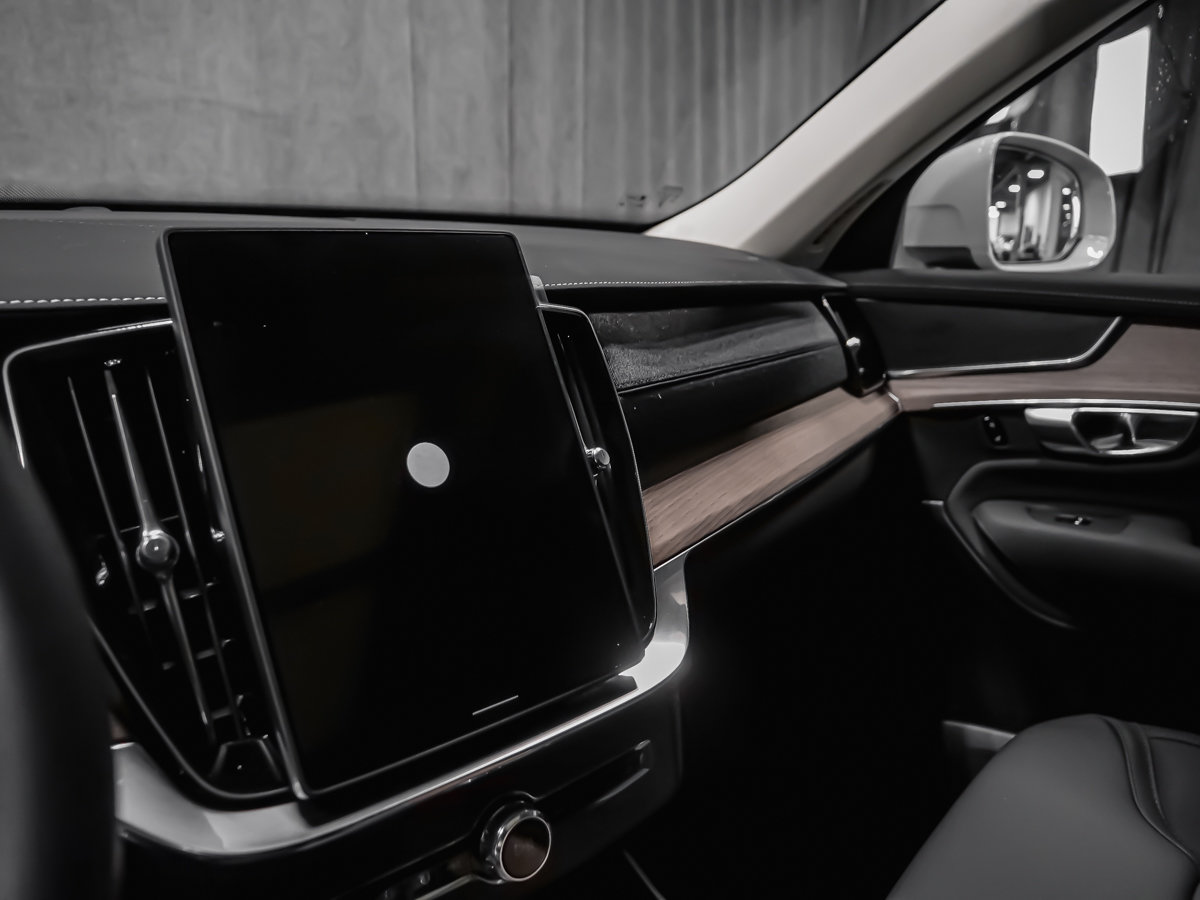 Volvo XC90 Plug-in hybrid Plus 7-Seater (Bright Theme) 2026-10