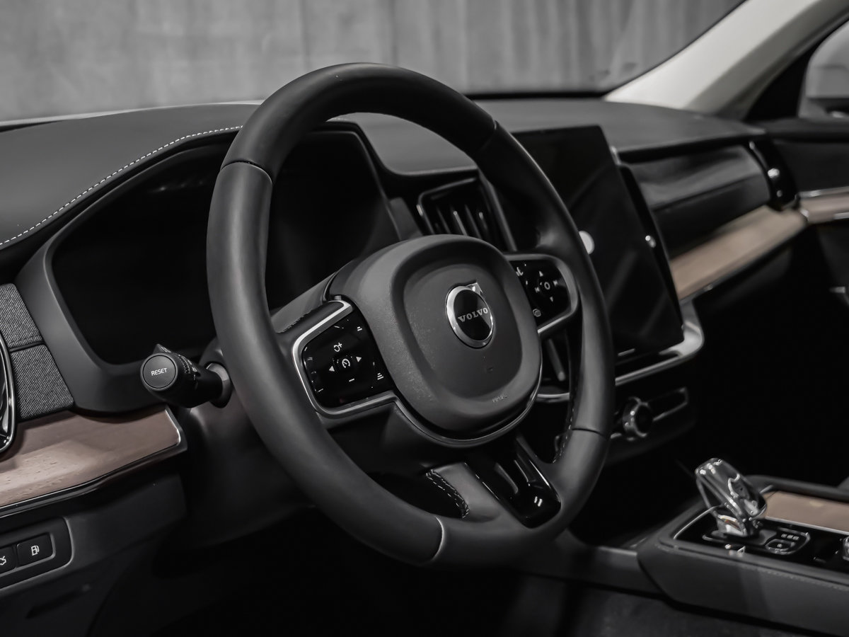 Volvo XC90 Plug-in hybrid Plus 7-Seater (Bright Theme) 2026-8