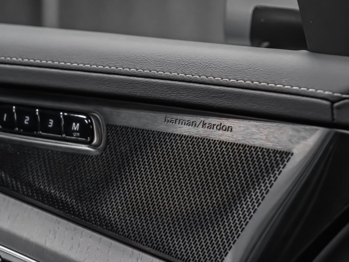 2026 Volvo XC90 Plug-in hybrid Ultra 6-Seater (Bright Theme)-9
