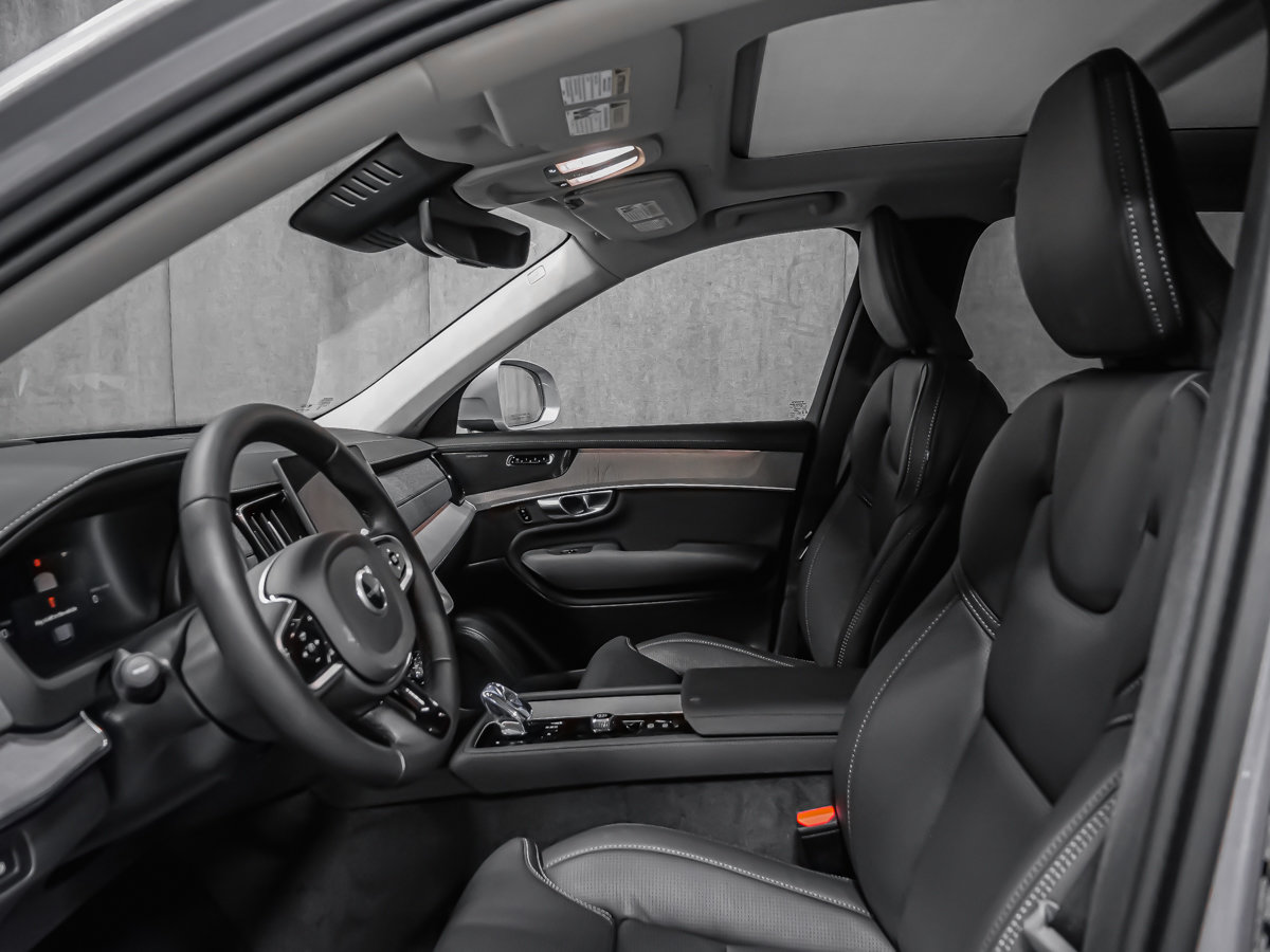 2026 Volvo XC90 Plug-in hybrid Ultra 6-Seater (Bright Theme)-10
