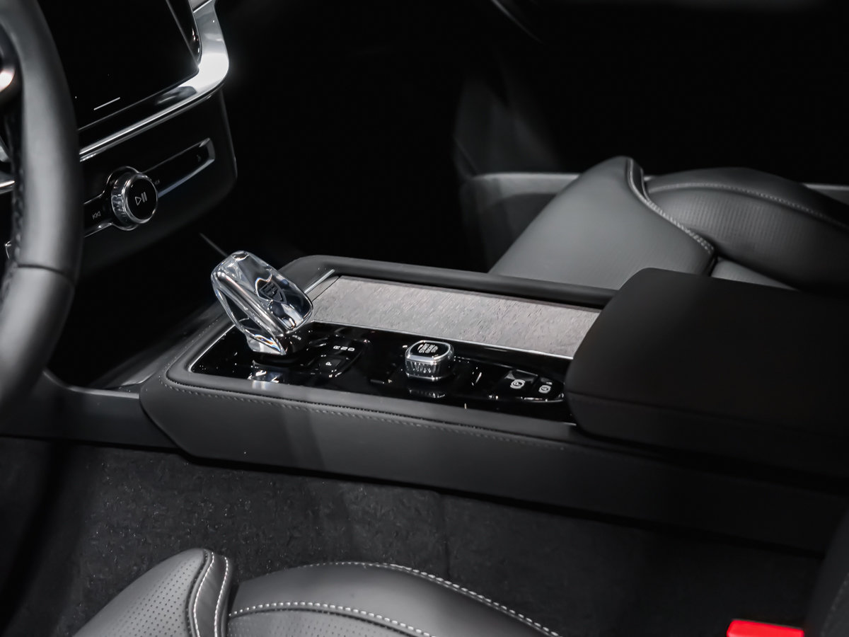 2026 Volvo XC90 Plug-in hybrid Ultra 6-Seater (Bright Theme)-6