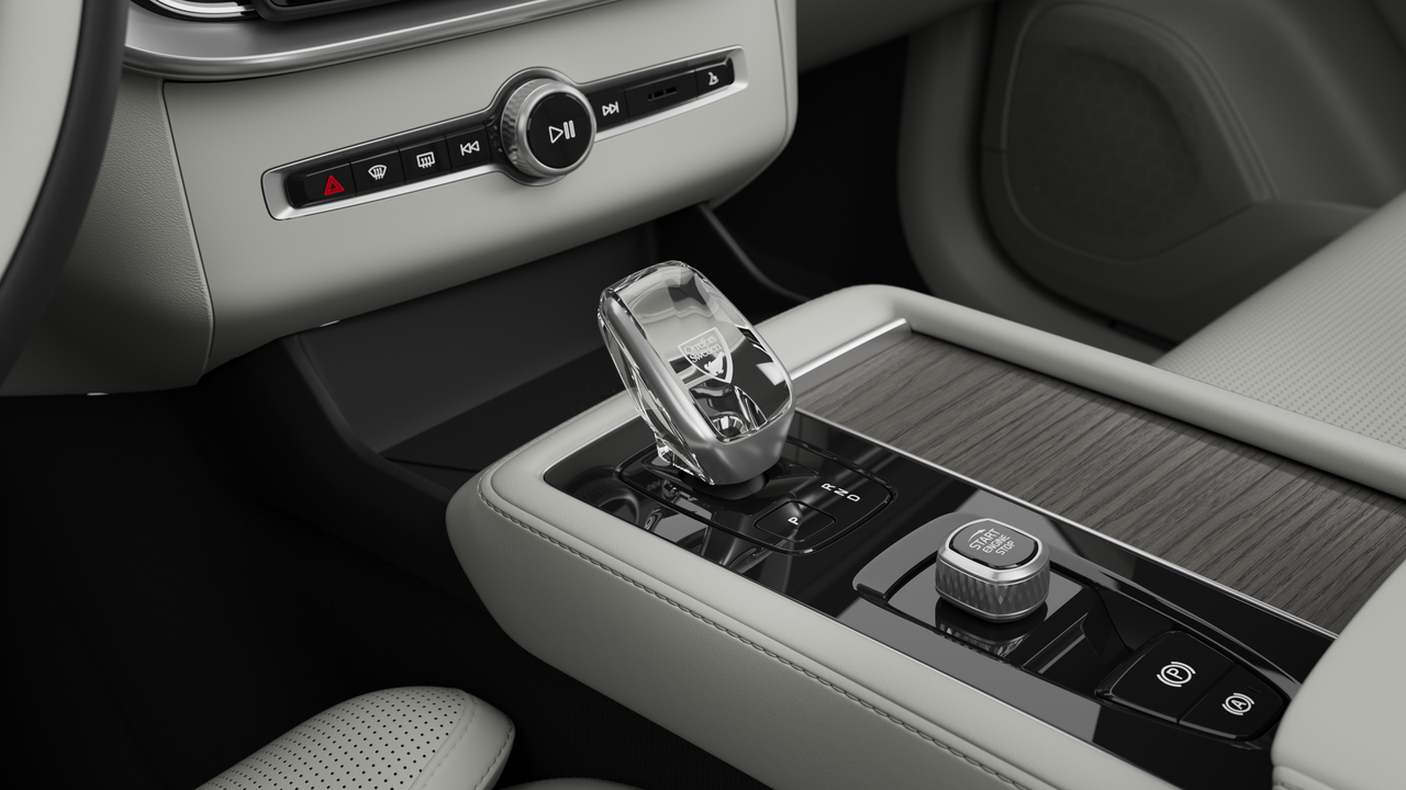 Volvo XC90 Plug-In Hybrid Ultra Dark Theme 2026-10