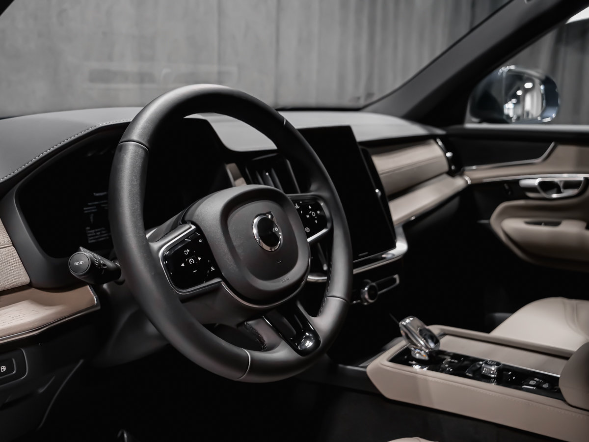 2026 Volvo XC90 Plug-in hybrid Core 7-Seater (Bright Theme)-8
