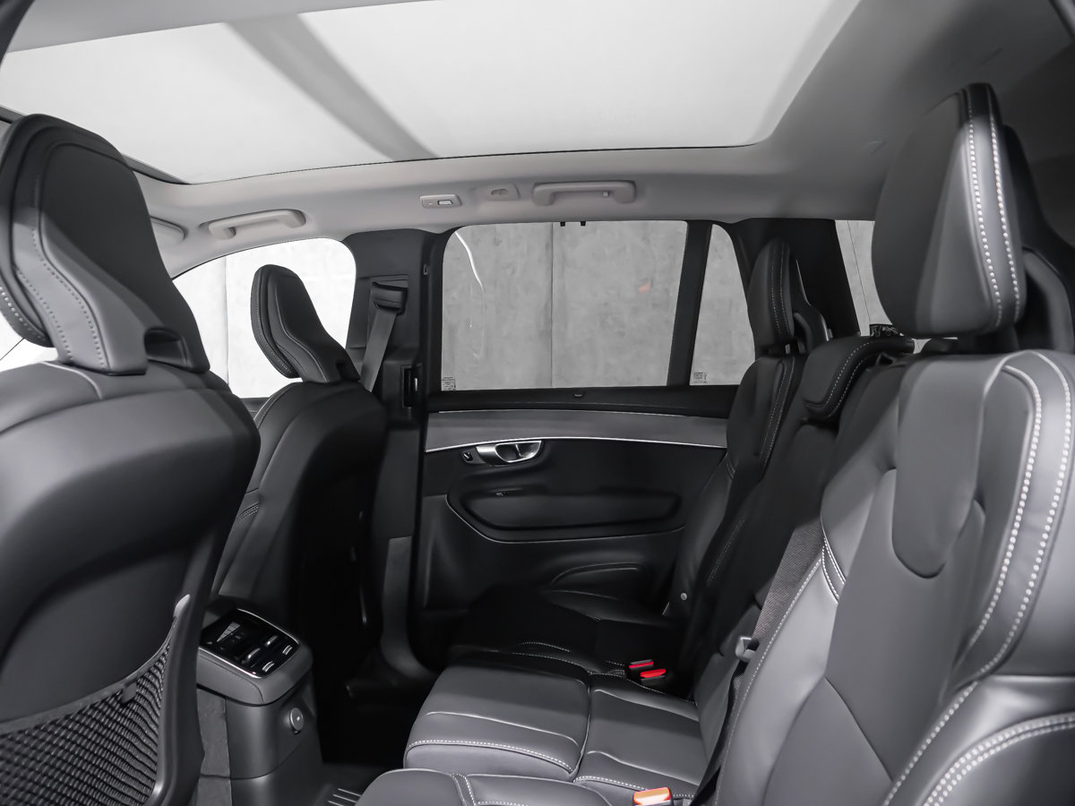 2026 Volvo XC90 Plug-in hybrid Ultra 7-Seater (Dark Theme)-11