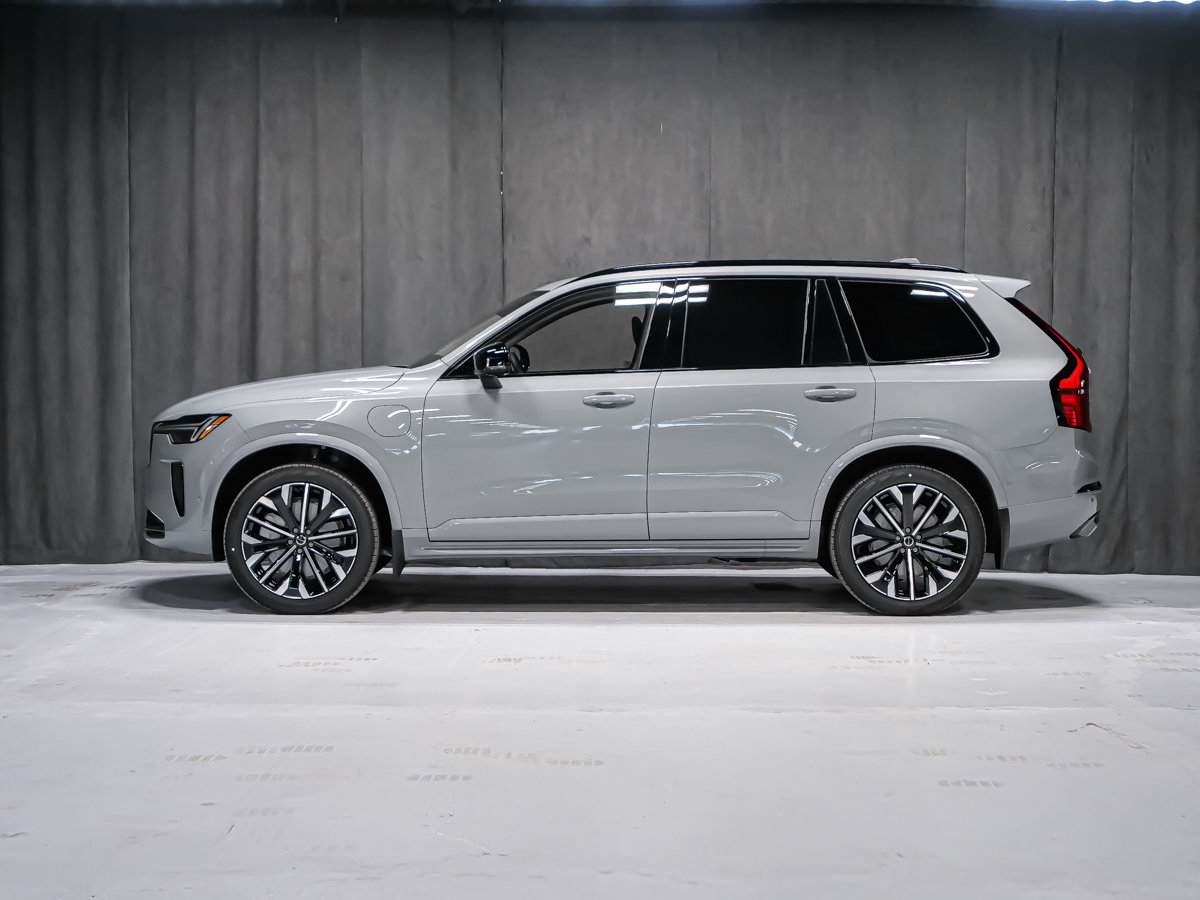 2026 Volvo XC90 Plug-in hybrid Ultra 7-Seater (Dark Theme)-2