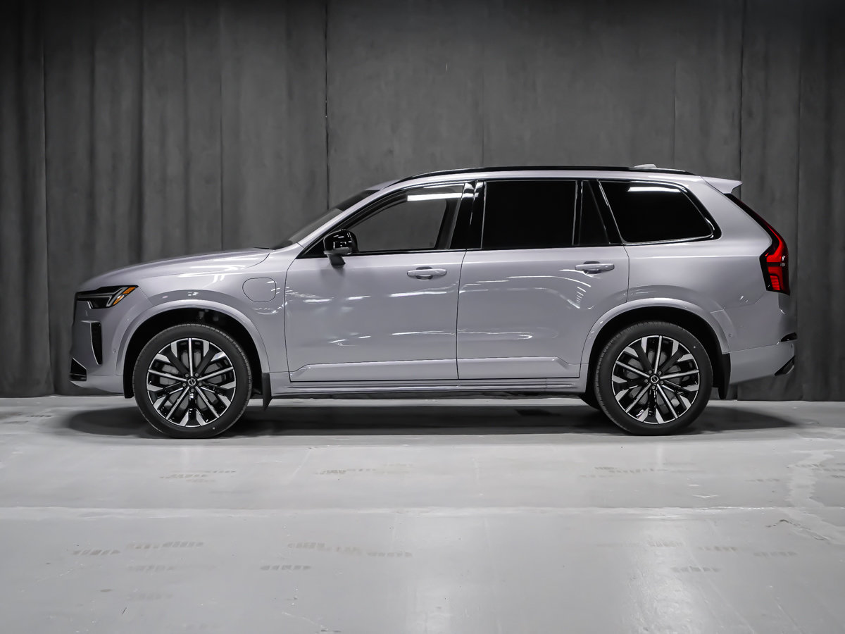 2026 Volvo XC90 Plug-in hybrid Ultra 7-Seater (Dark Theme)-2