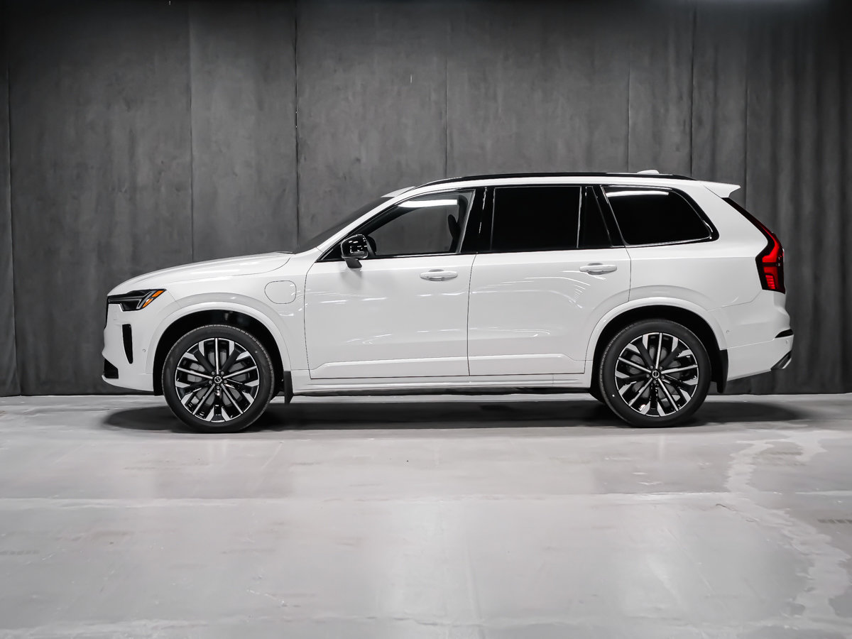 2026 Volvo XC90 Plug-in hybrid Plus 7-Seater (Dark Theme)-2