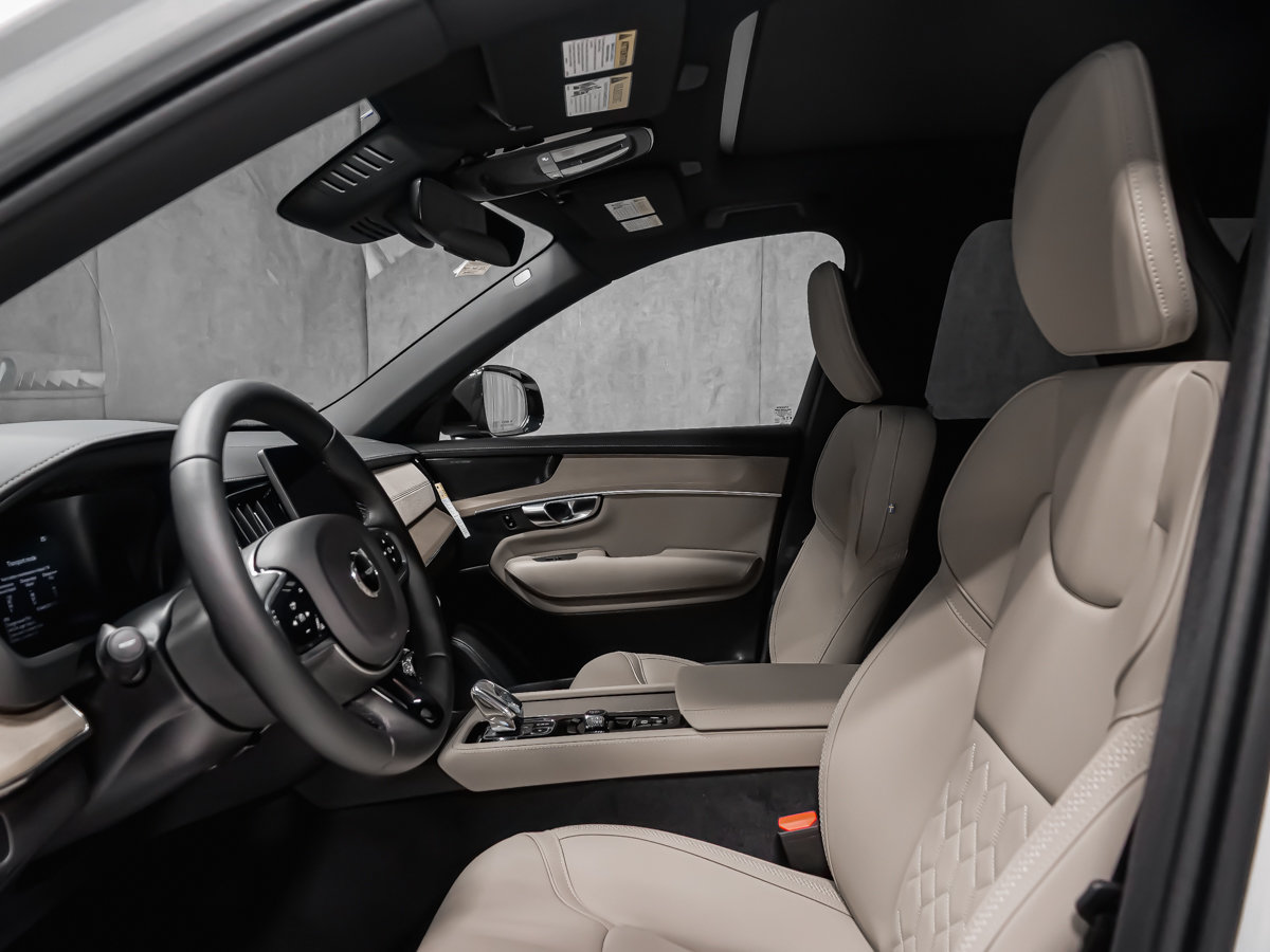 2026 Volvo XC90 Plug-in hybrid Plus 7-Seater (Dark Theme)-10