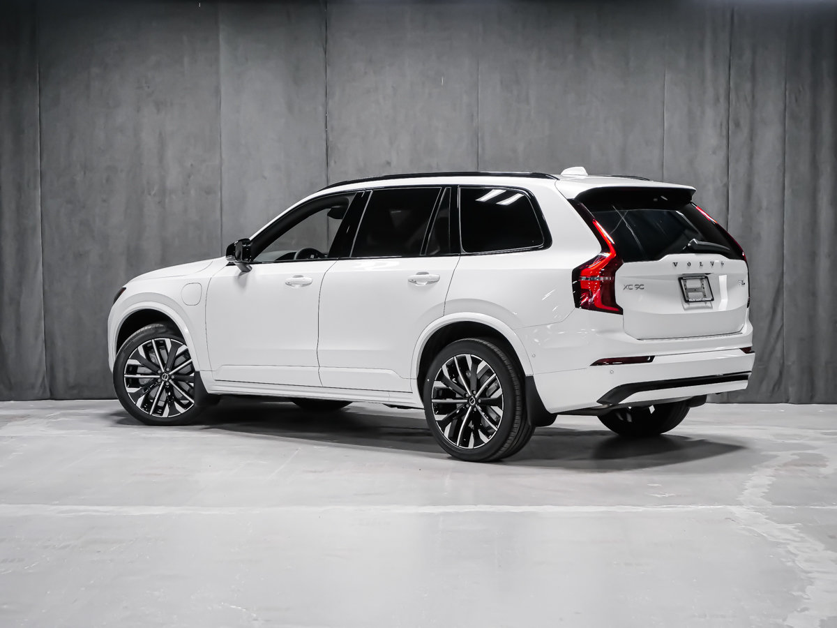 2026 Volvo XC90 Plug-in hybrid Plus 7-Seater (Dark Theme)-3