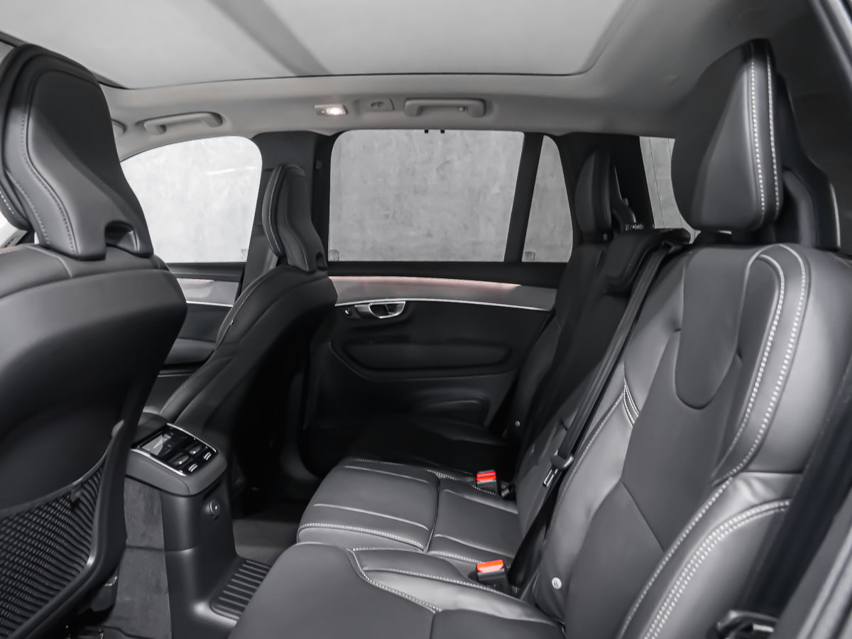 Volvo XC90 Plug-in hybrid Ultra 7-Seater (Dark Theme) 2026-11