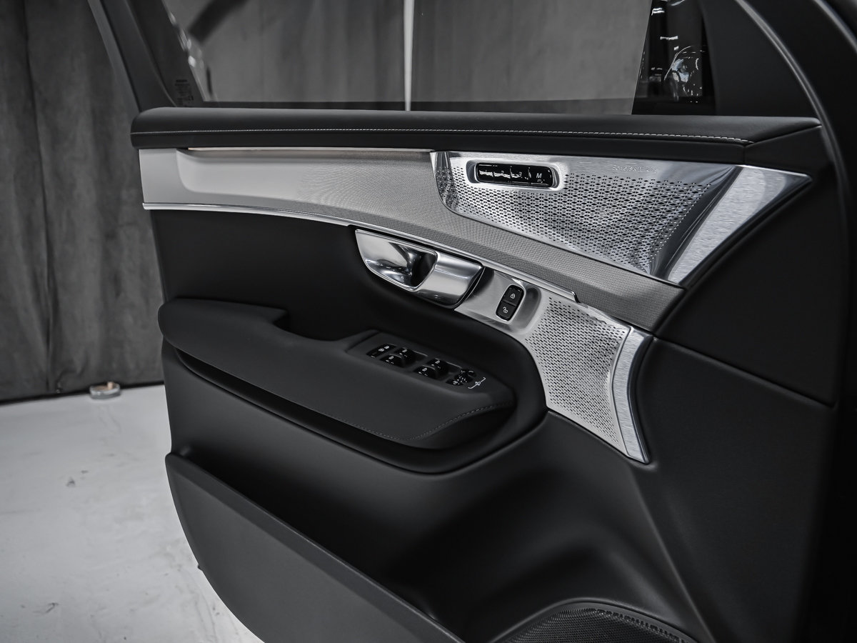 Volvo XC90 Plug-in hybrid Ultra Black Edition 7-Seater 2027-10