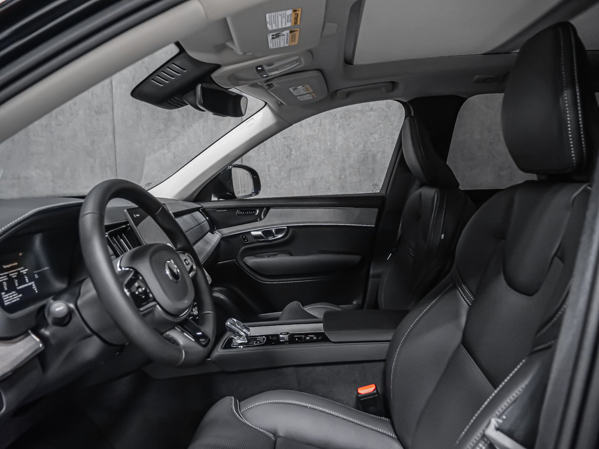 Volvo XC90 Plug-in hybrid Ultra 7-Seater (Dark Theme) 2027-11