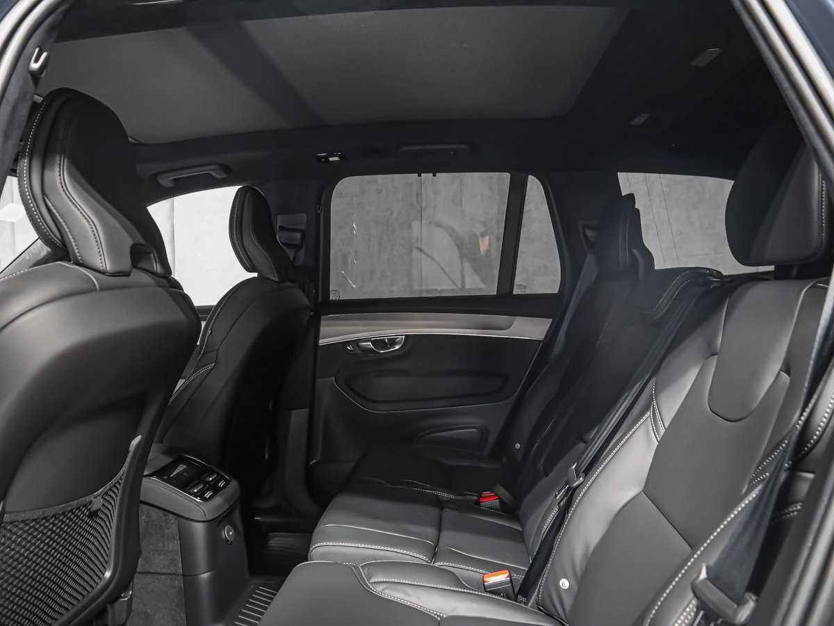 Volvo XC90 Plug-in hybrid Ultra Black Edition 7-Seater 2027-11