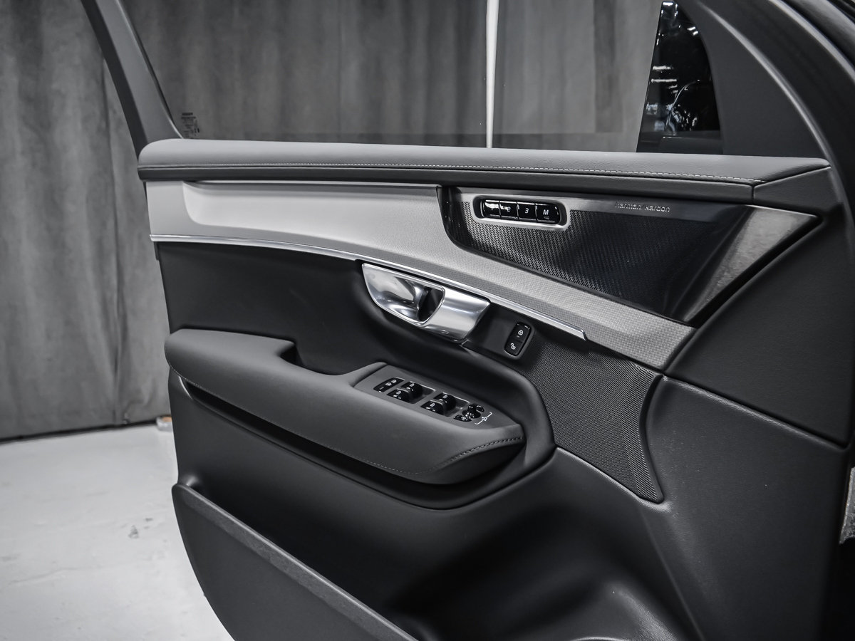 Volvo XC90 Plug-in hybrid Ultra Black Edition 7-Seater 2027-8