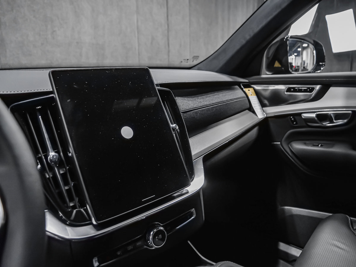 2027 Volvo XC90 Plug-in hybrid Ultra Black Edition 7-Seater-9