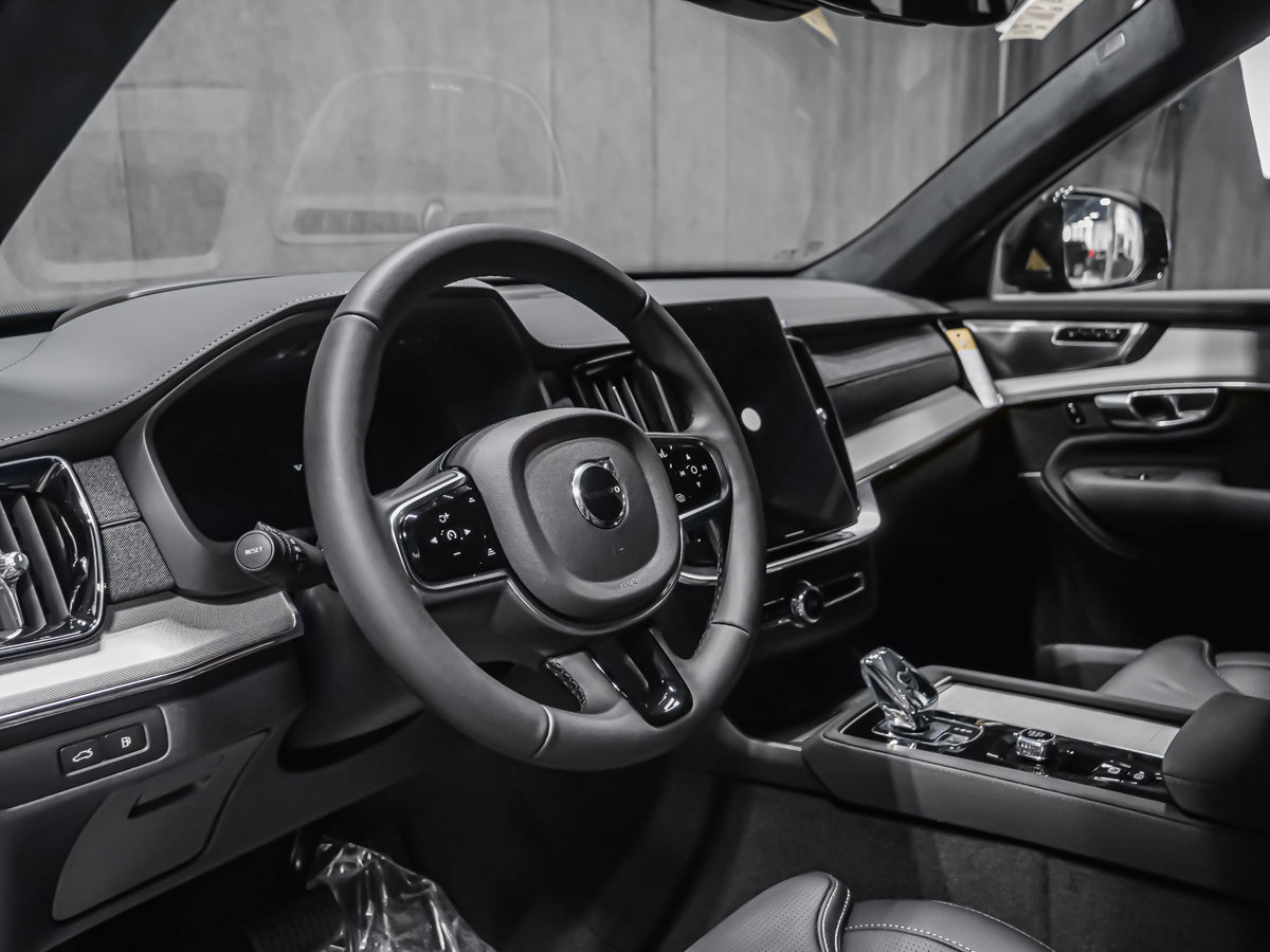 2027 Volvo XC90 Plug-in hybrid Ultra Black Edition 7-Seater-7