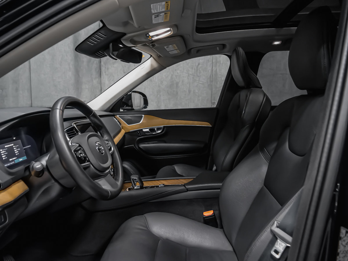 2024 Volvo XC90 Recharge PLUS BRIGHT THEME T8 AWD PLUG-IN HYBRID-11