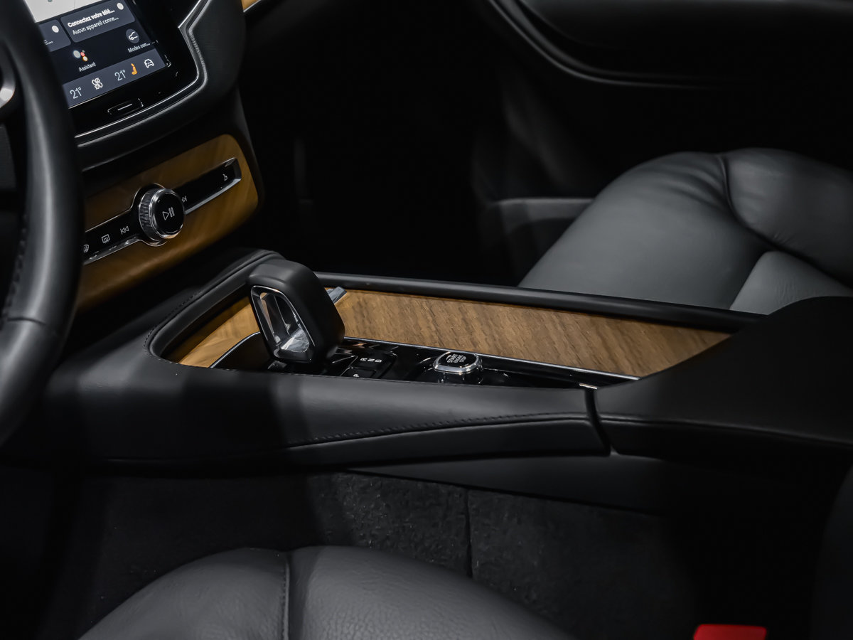 2024 Volvo XC90 Recharge PLUS BRIGHT THEME T8 AWD PLUG-IN HYBRID-6