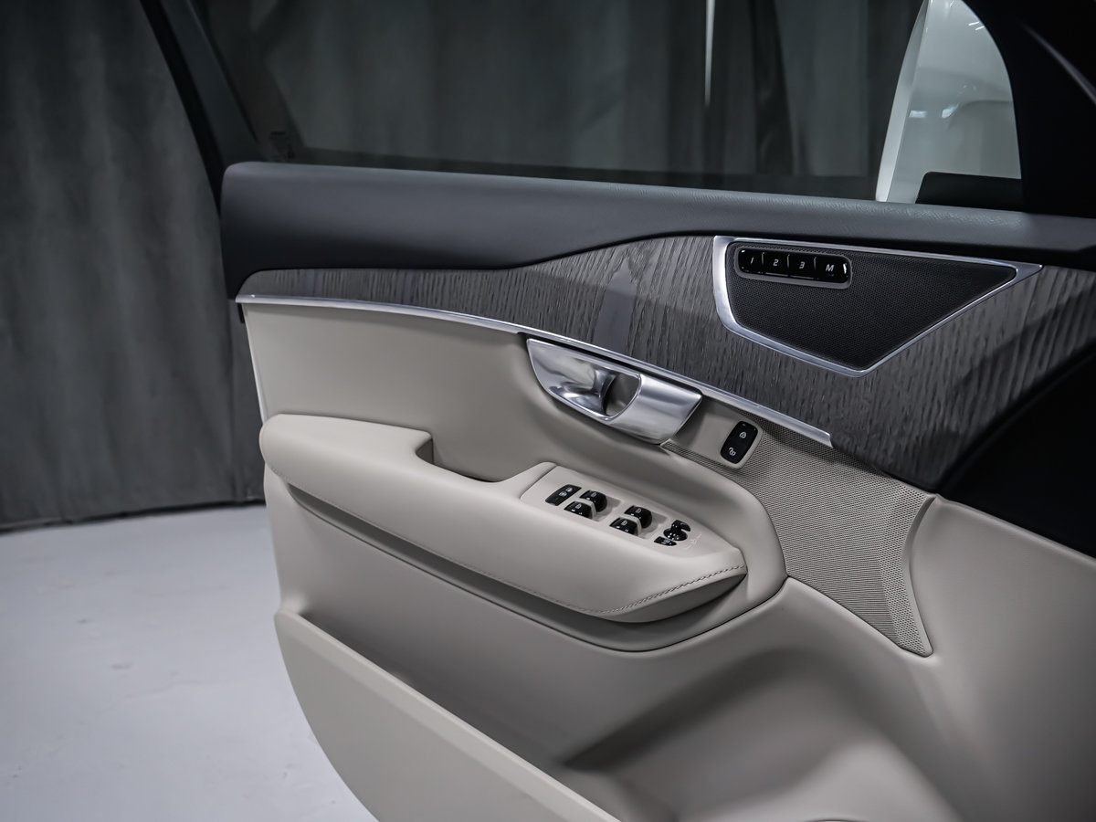 2024 Volvo XC90 Recharge T8 CORE BRIGHT CLIMATE-8