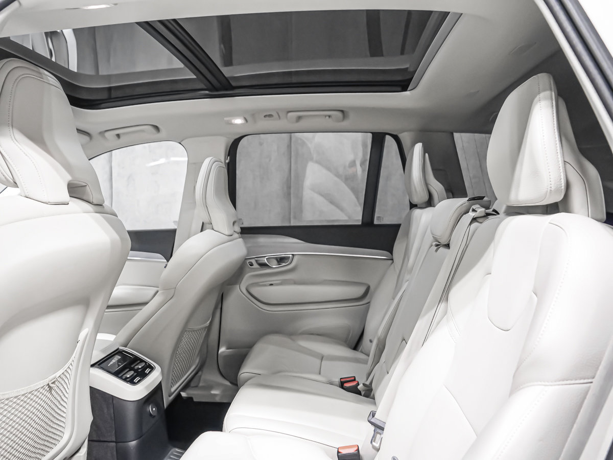 Volvo XC90 Recharge CORE BRIGHT THEME 2024-11