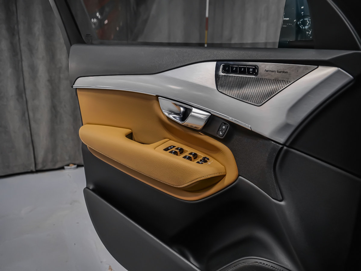 2019 Volvo XC90 T6 MOMENTUM ENSEMBLE PLUS HARMAN KARDON MAGS 21PO-8