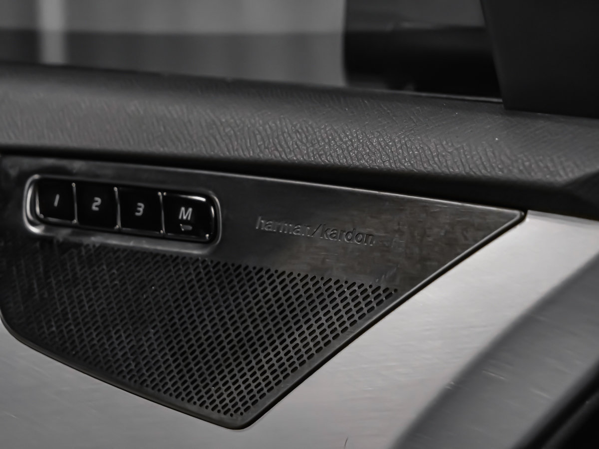 2019 Volvo XC90 T6 MOMENTUM ENSEMBLE PLUS HARMAN KARDON MAGS 21PO-9