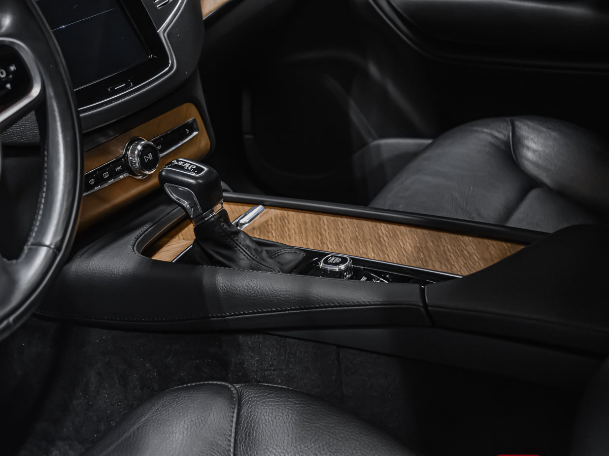 Volvo XC90 T6 MOMENTUM CLIMAT HARMAN KARDON 7 PLACES 2021-6