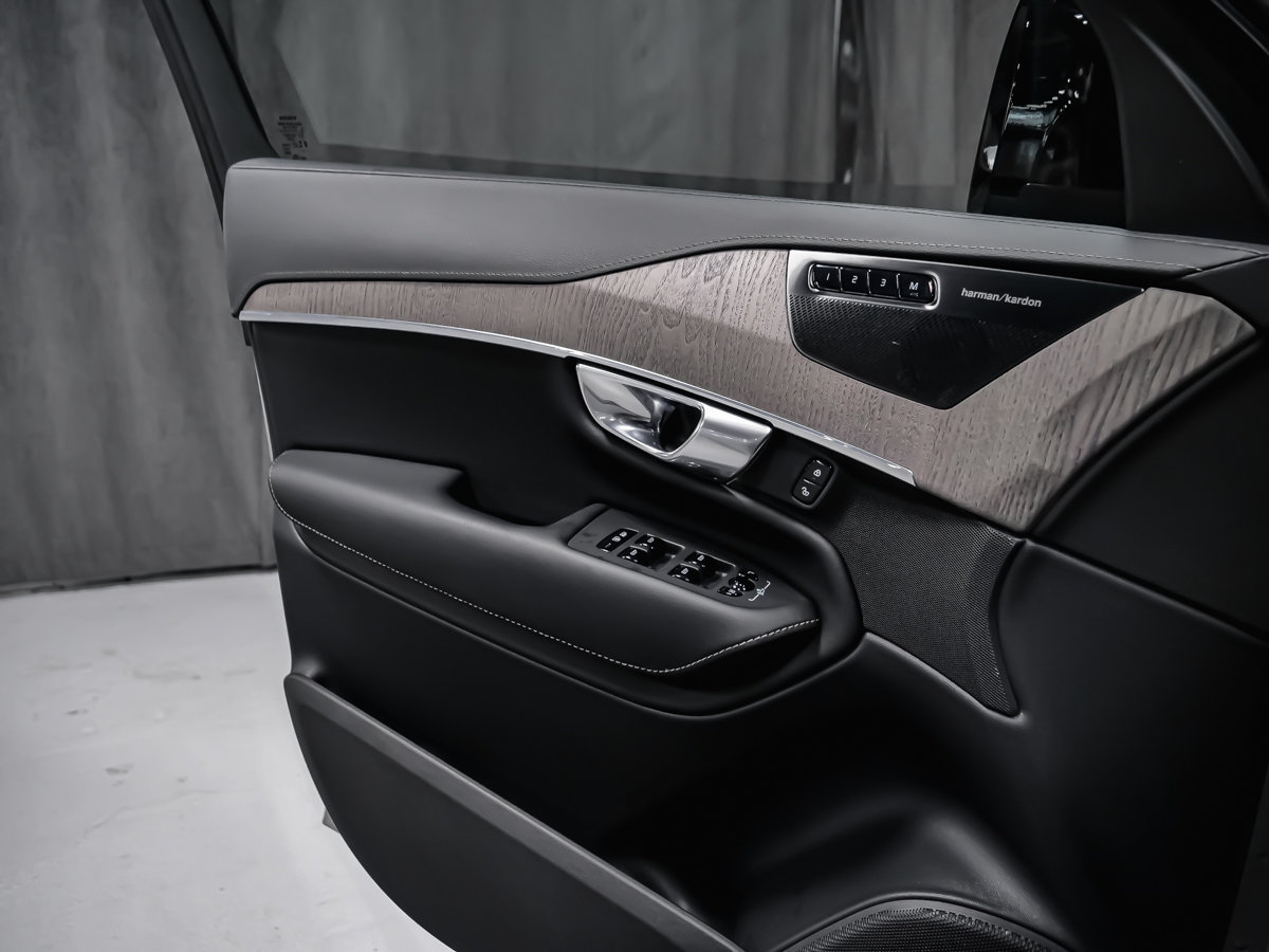 Volvo XC90 B6 ULTIMATE DARK 2023-8