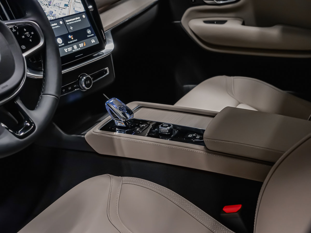 2025 Volvo XC90 B6 CORE BRIGHT CLIMATE-6