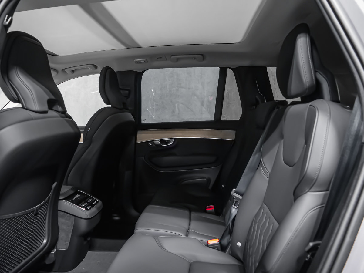 2026 Volvo XC90 Plus 7-Seater (Bright Theme)-12