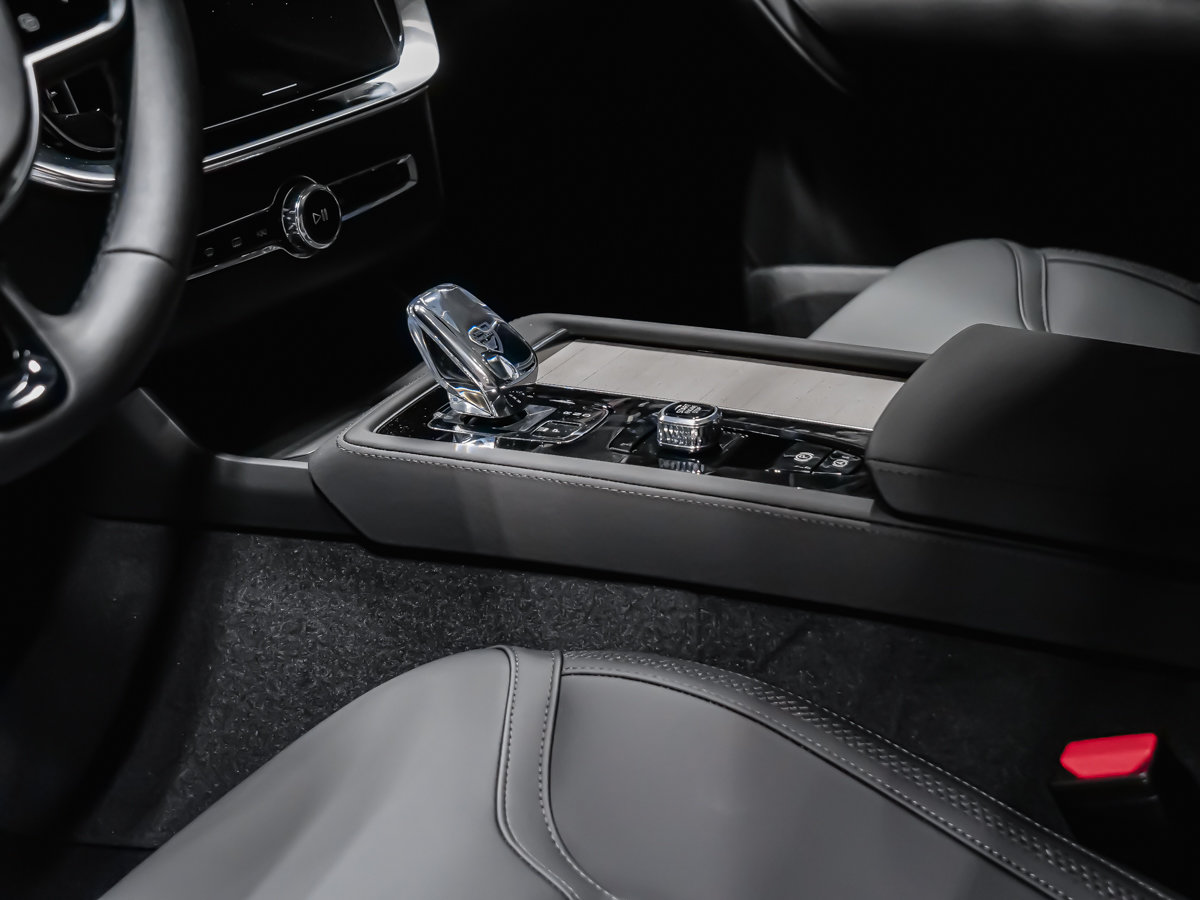 2026 Volvo XC90 Plus 7-Seater (Dark Theme)-7