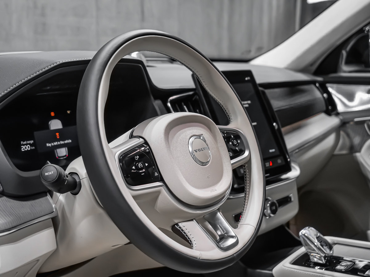 2026 Volvo XC90 Ultra 7-Seater (Dark Theme)-8