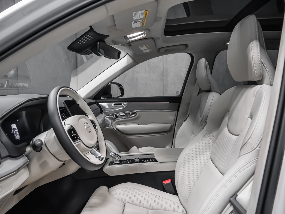 2026 Volvo XC90 Ultra 7-Seater (Dark Theme)-12