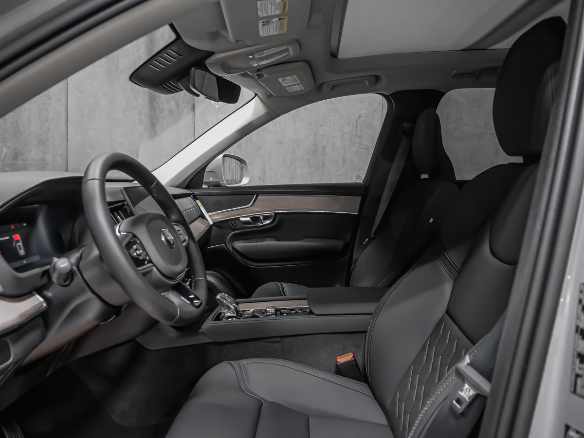 2026 Volvo XC90 Core 7-Seater (Bright Theme)-9