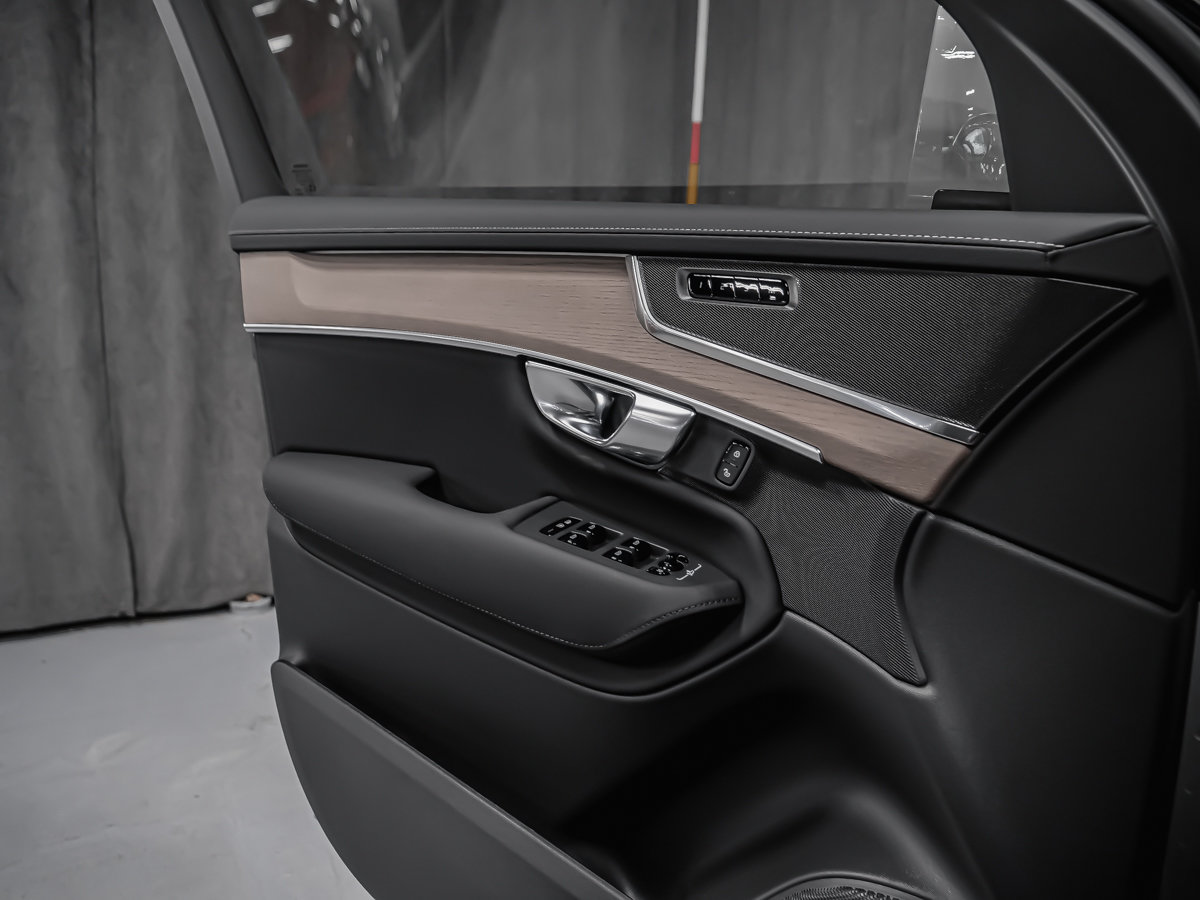 2026 Volvo XC90 Core 7-Seater (Bright Theme)-8